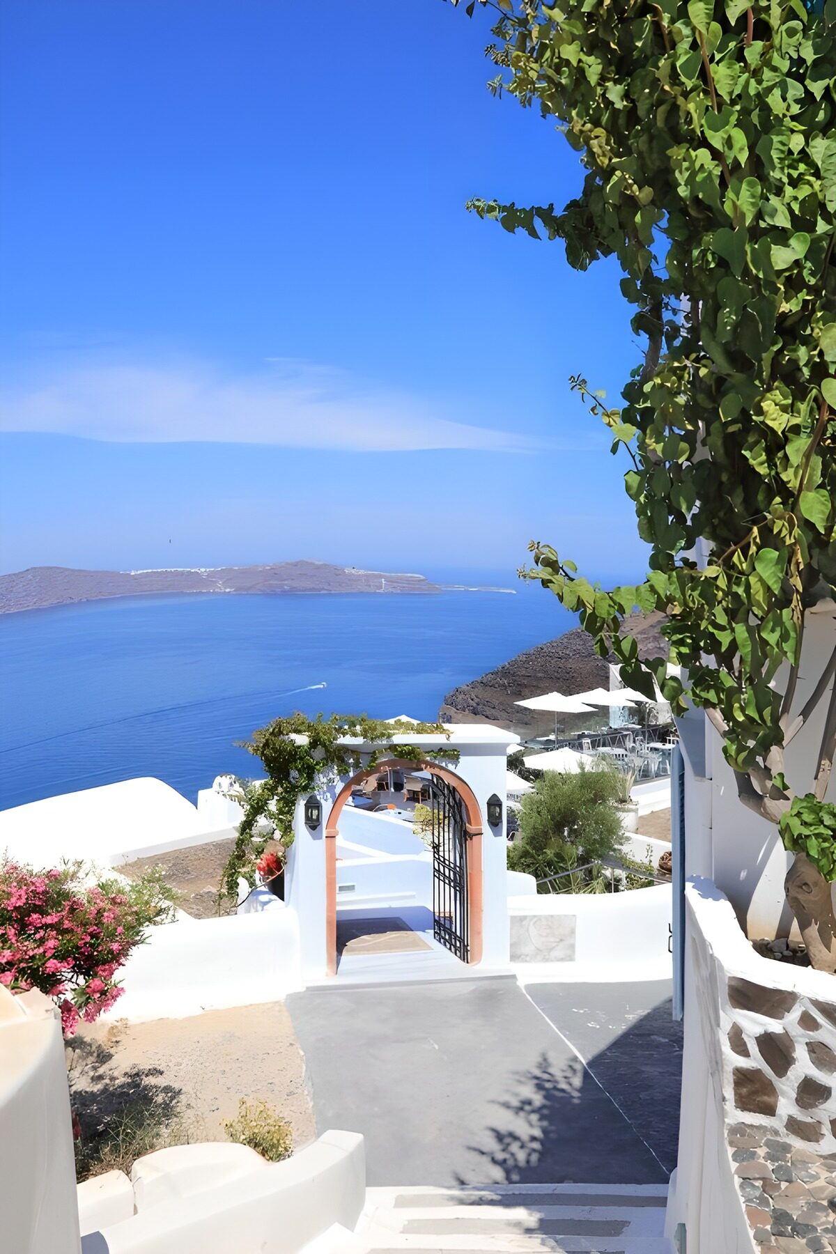 Portail sur la mer à Santorin
