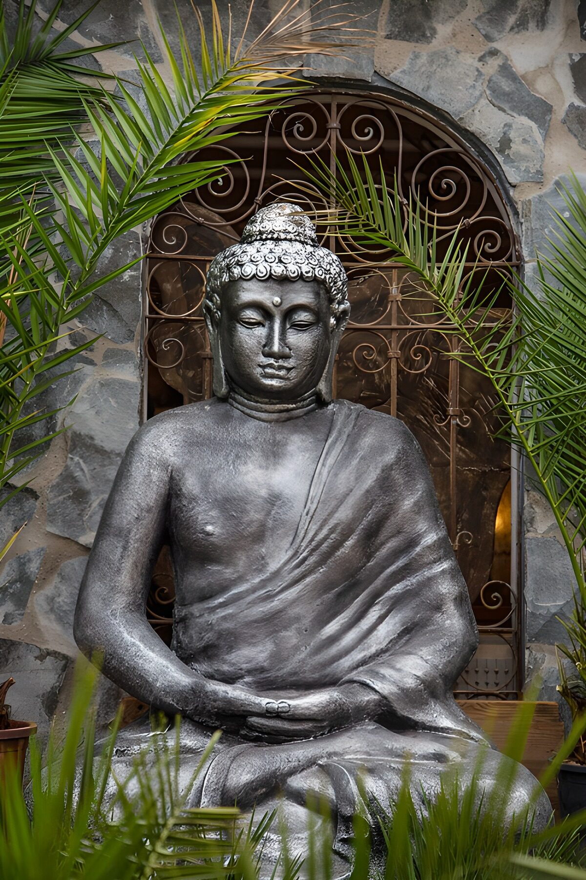 TPFR64712: Statue de Bouddha en granit