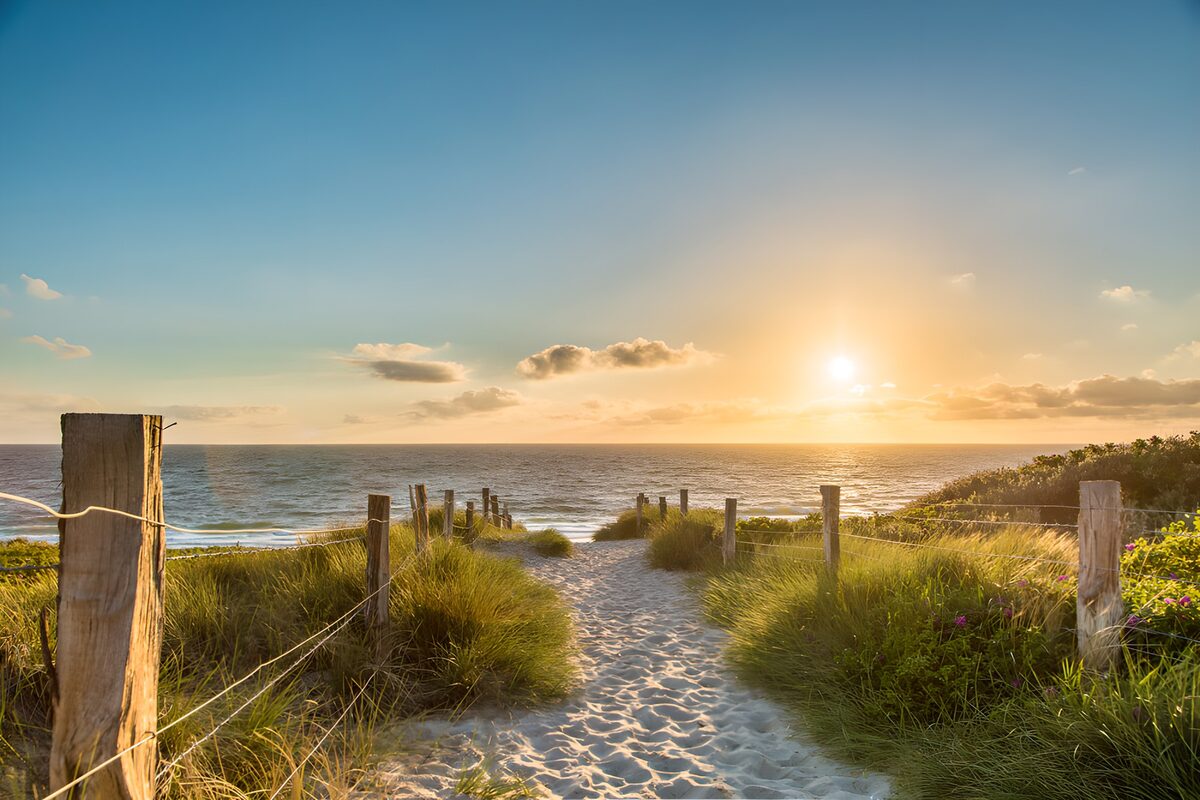 TPFR57662: Chemin vers le coucher de soleil