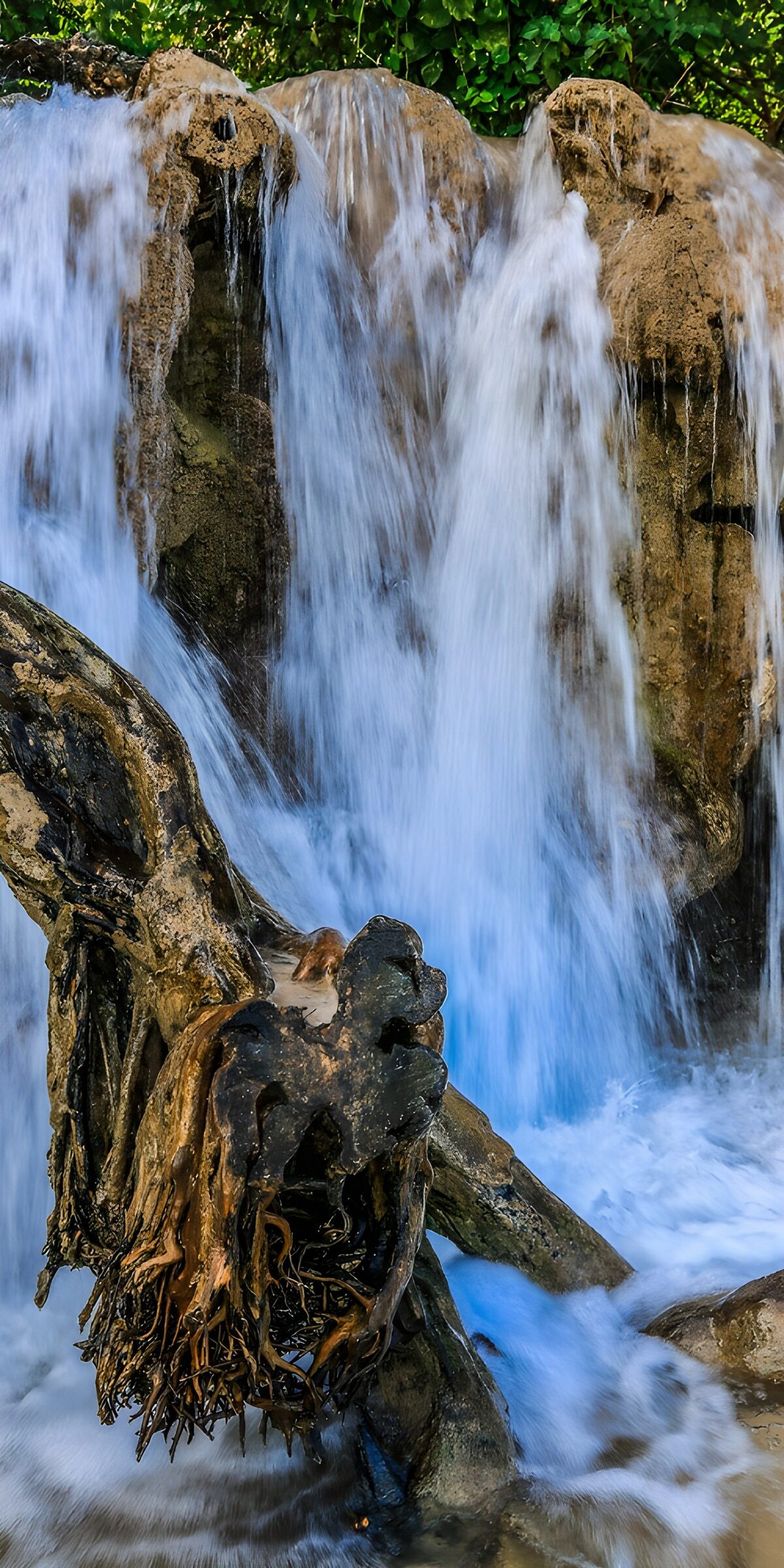 TPFR96540: Cascade paisible en pleine nature