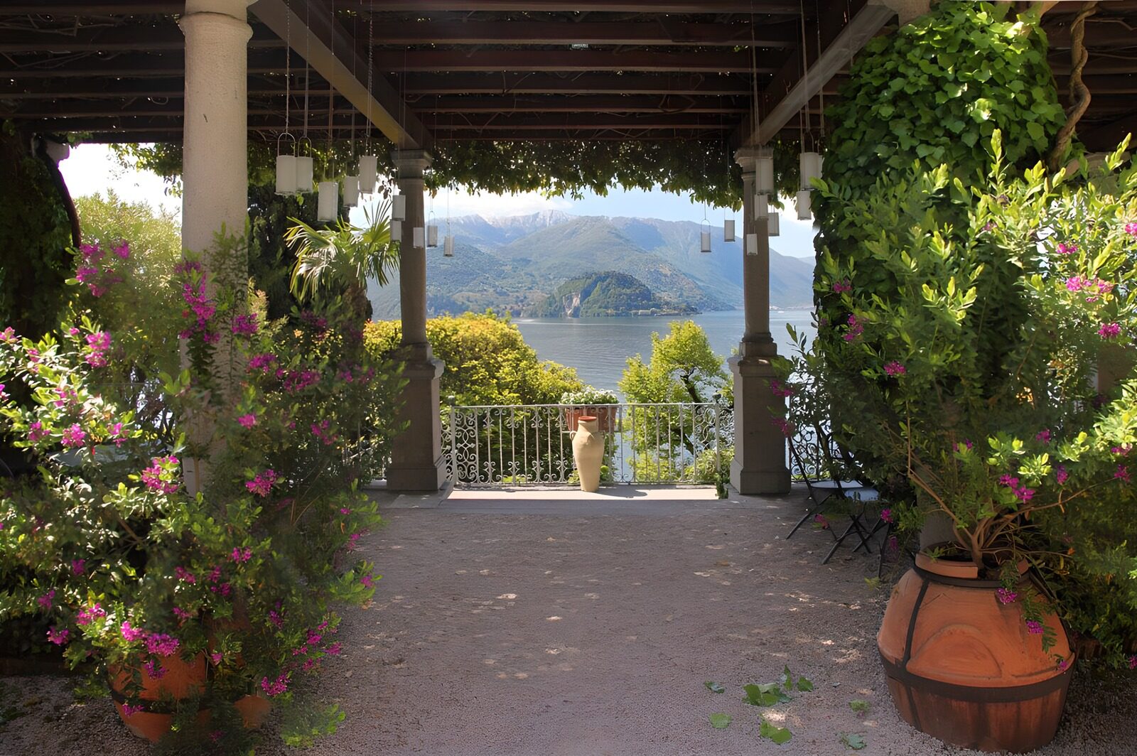 TPFR29074: Terrasse avec vue sur le lac