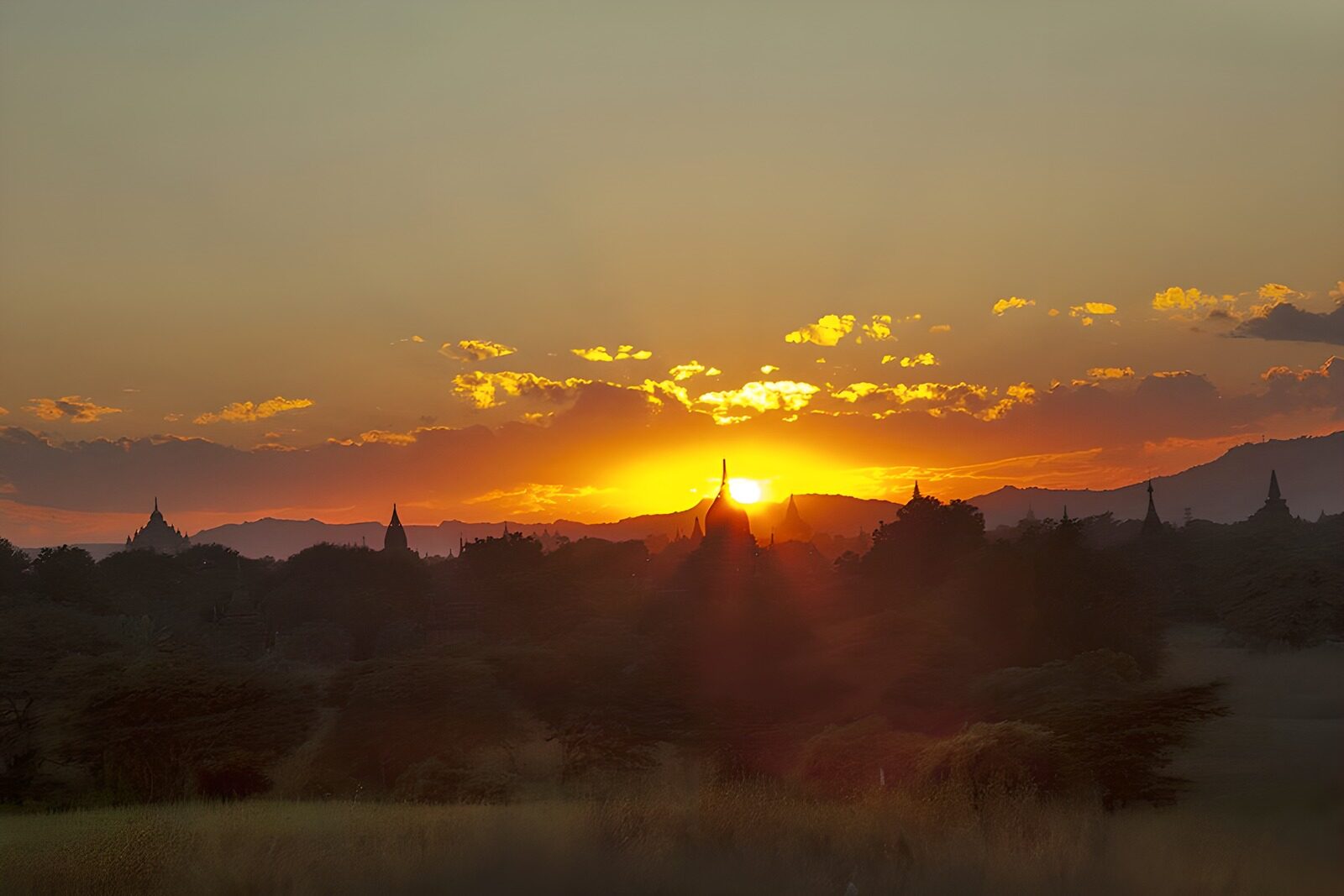 TPFR80826: Coucher de soleil sur Bagan