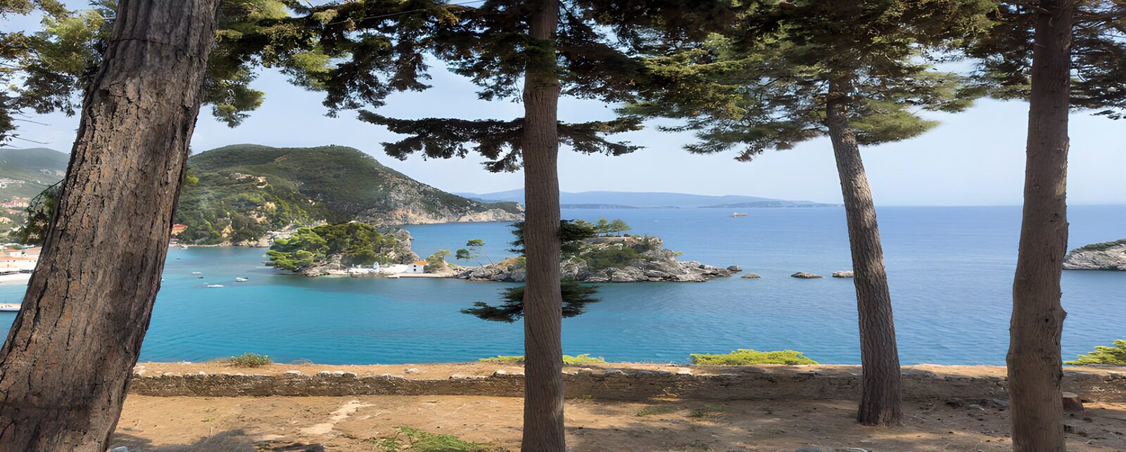 TPFR85058: Vue pittoresque sur la mer calme
