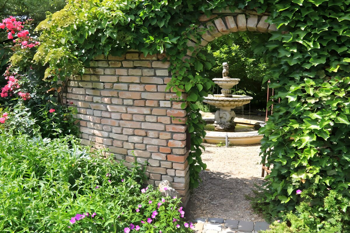 Jardin secret avec fontaine