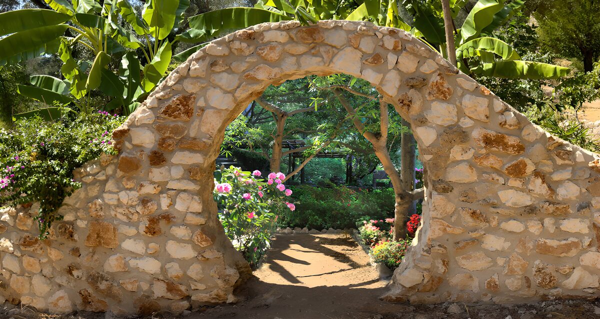TPFR13558: Passage vers le Jardin Secret