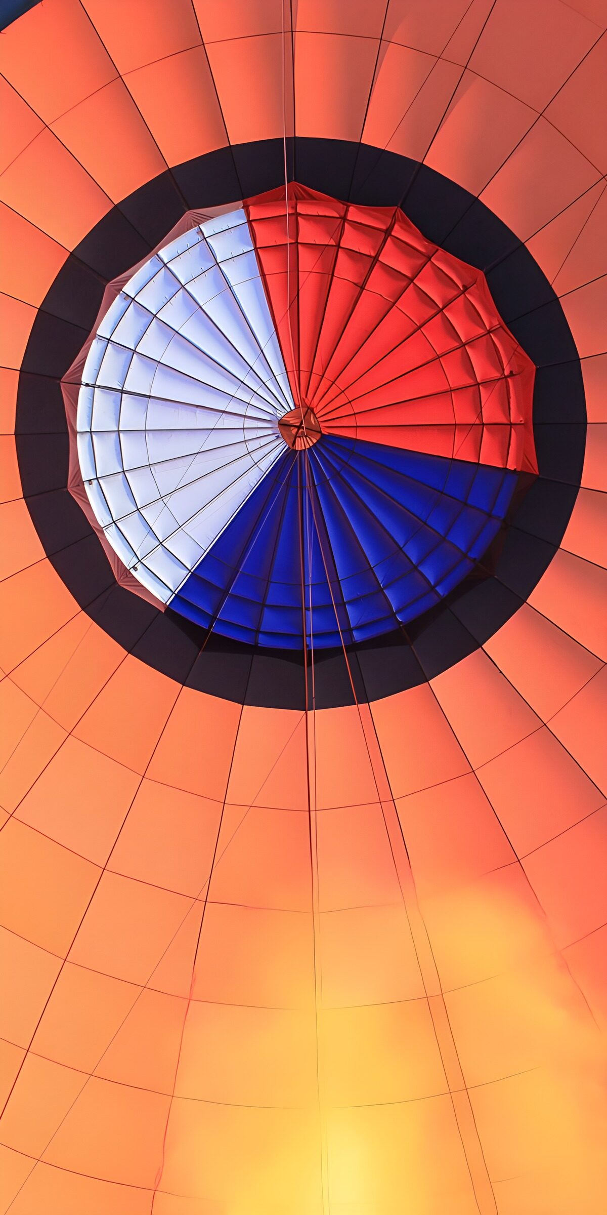 TPFR12187: : Intérieur d'une montgolfière colorée