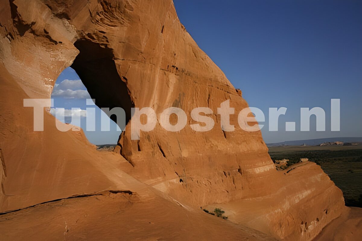 Ouverture naturelle dans la roche d'un canyon