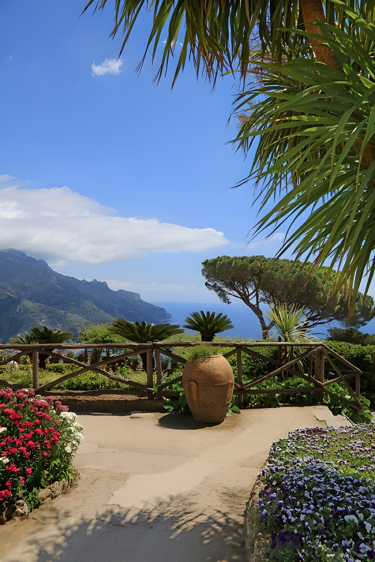 TPFR95176: Jardin panoramique sur la mer