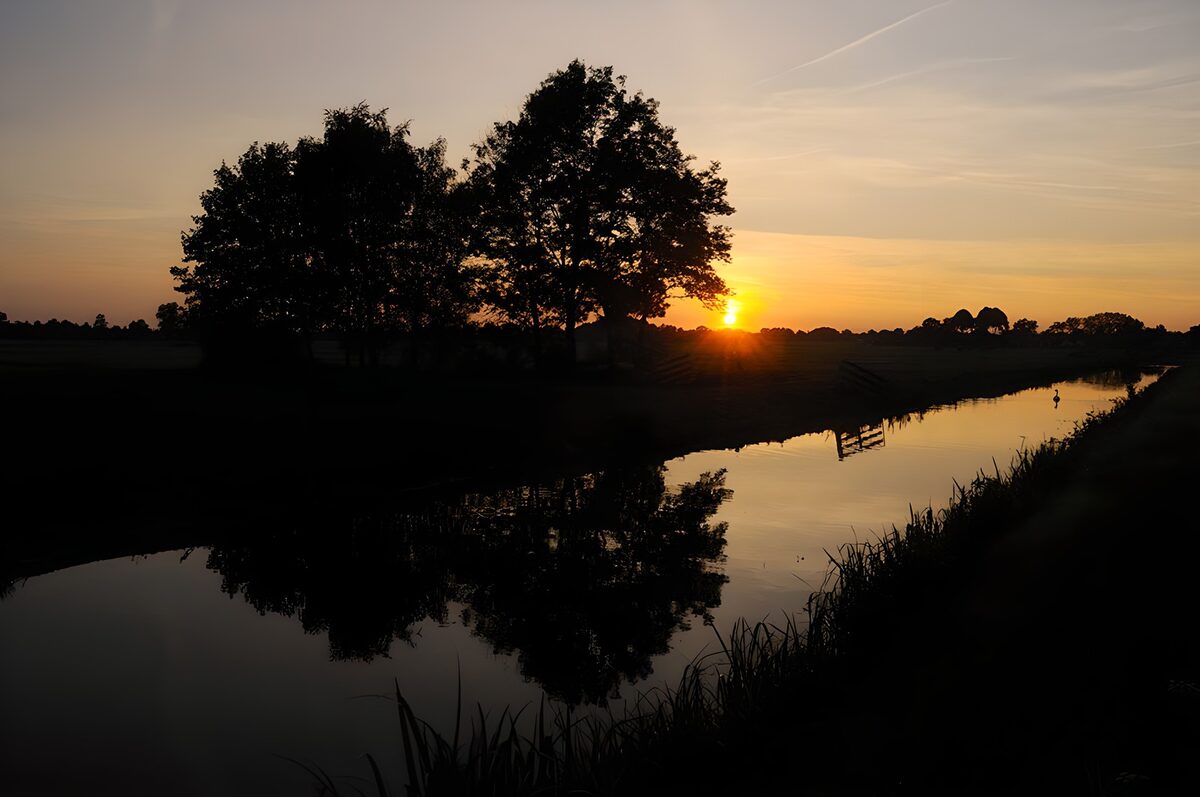 TPFR73924: coucher de soleil paisible