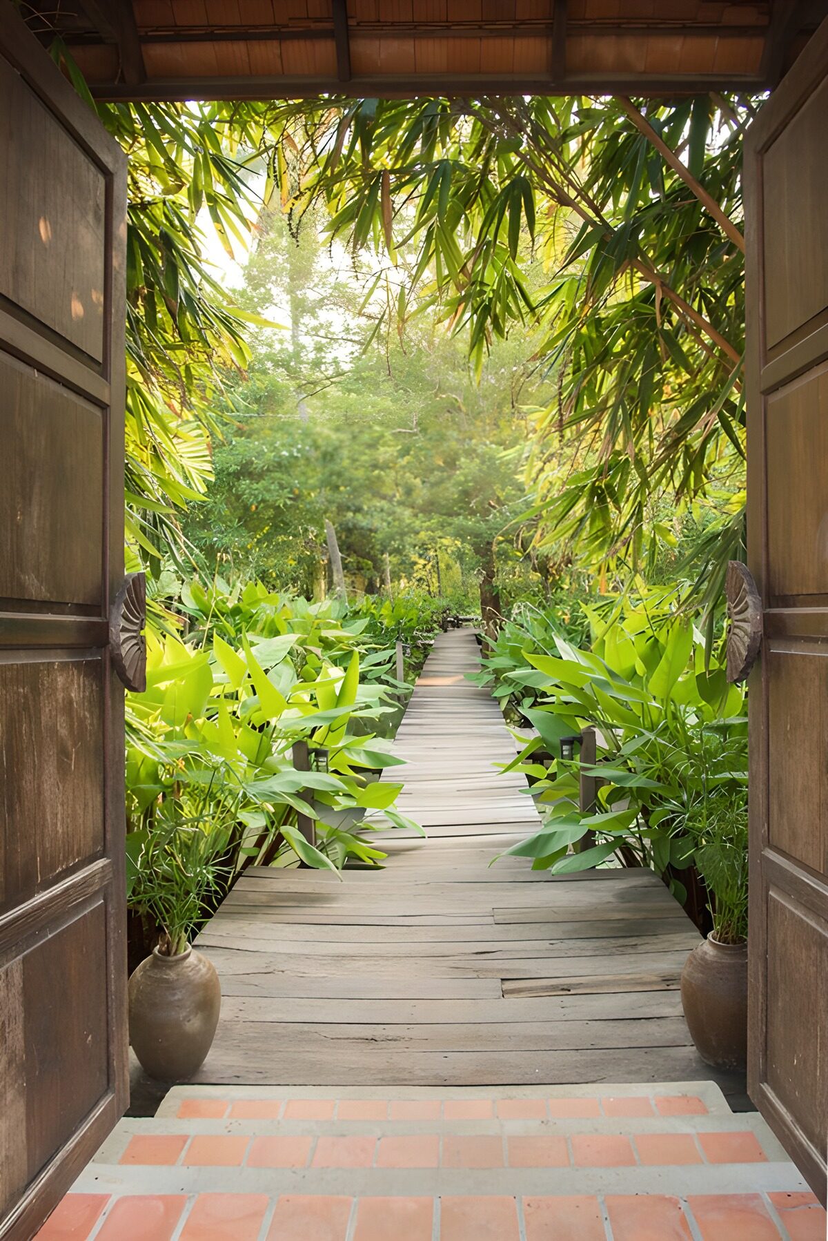 TPFR79400: Portail vers le jardin luxuriant
