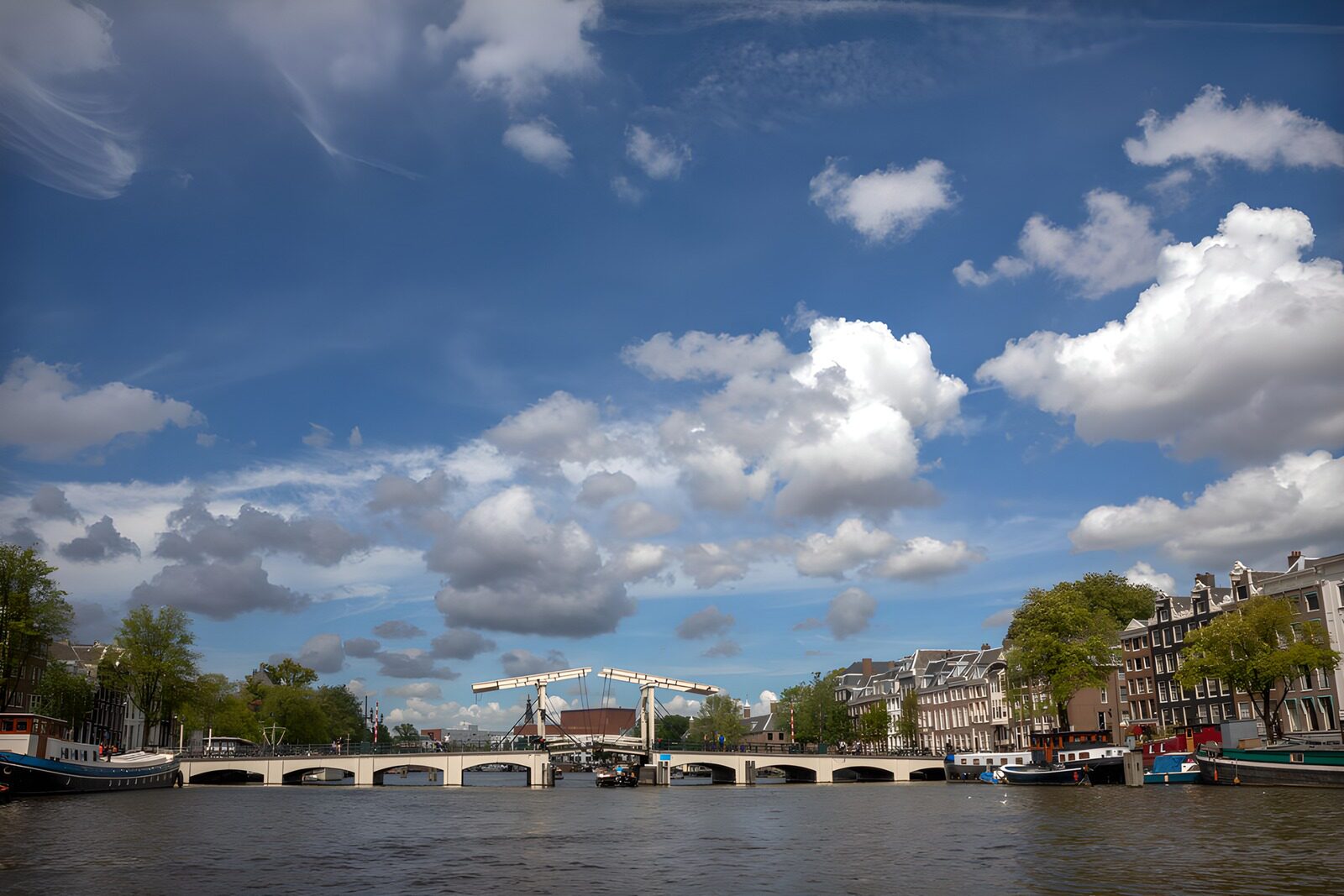 TPFR58591: Ciel bleu au-dessus des canaux d'Amsterdam