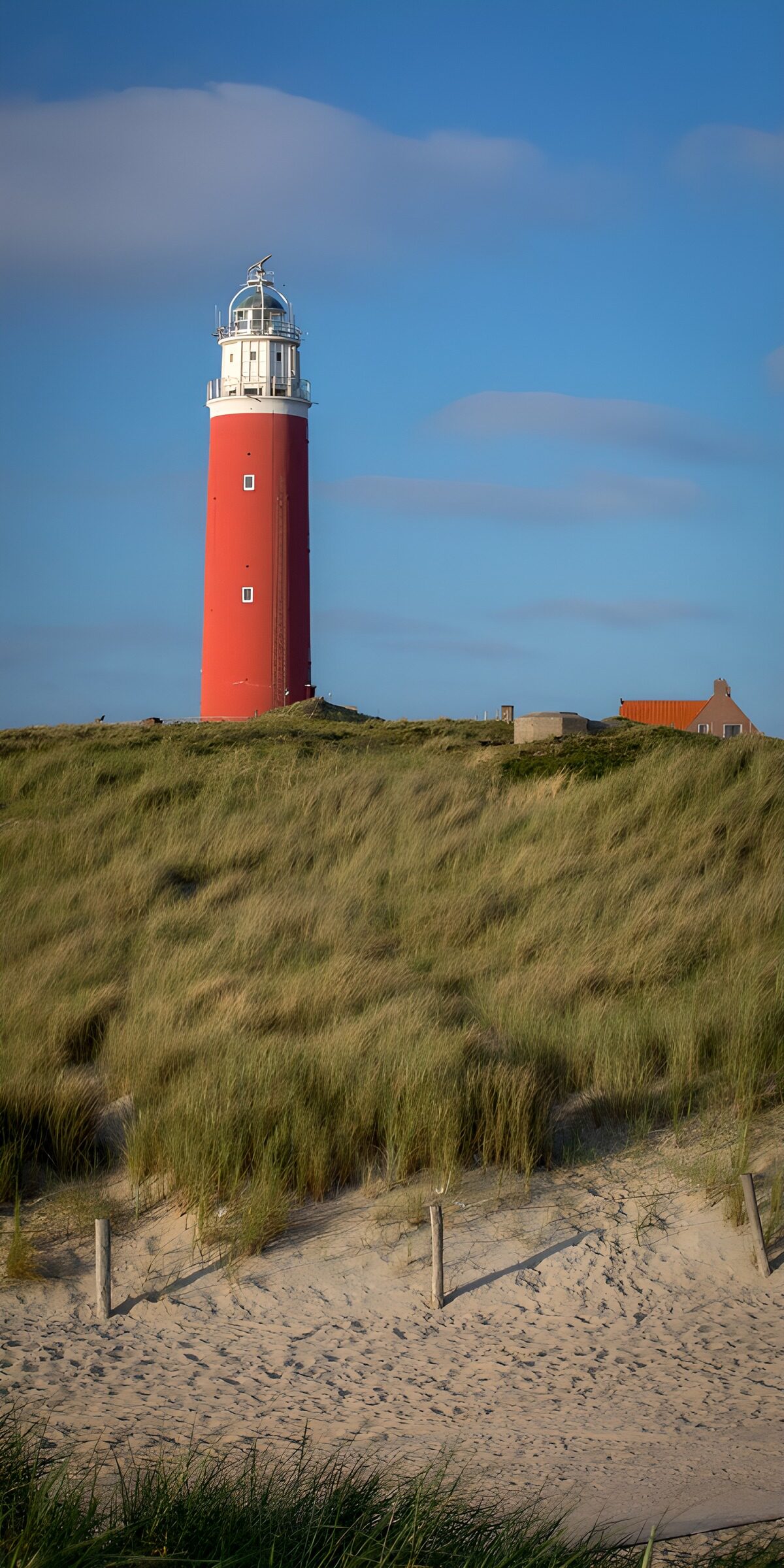 TPFR64830: Phare rouge sur la dune