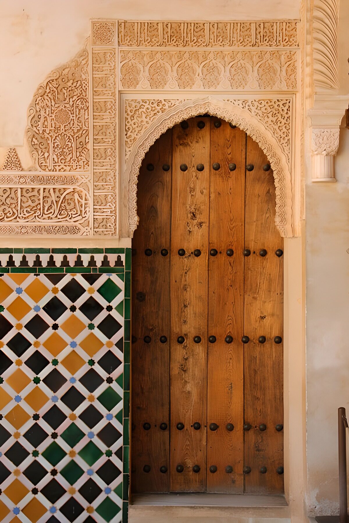 TPFR90998: Porte en bois ornée d'Azulejos