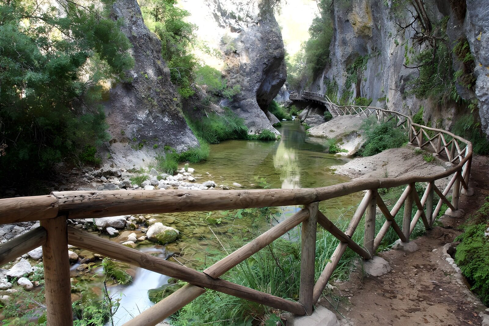 TPFR34305: La vallée paisible et verdoyante