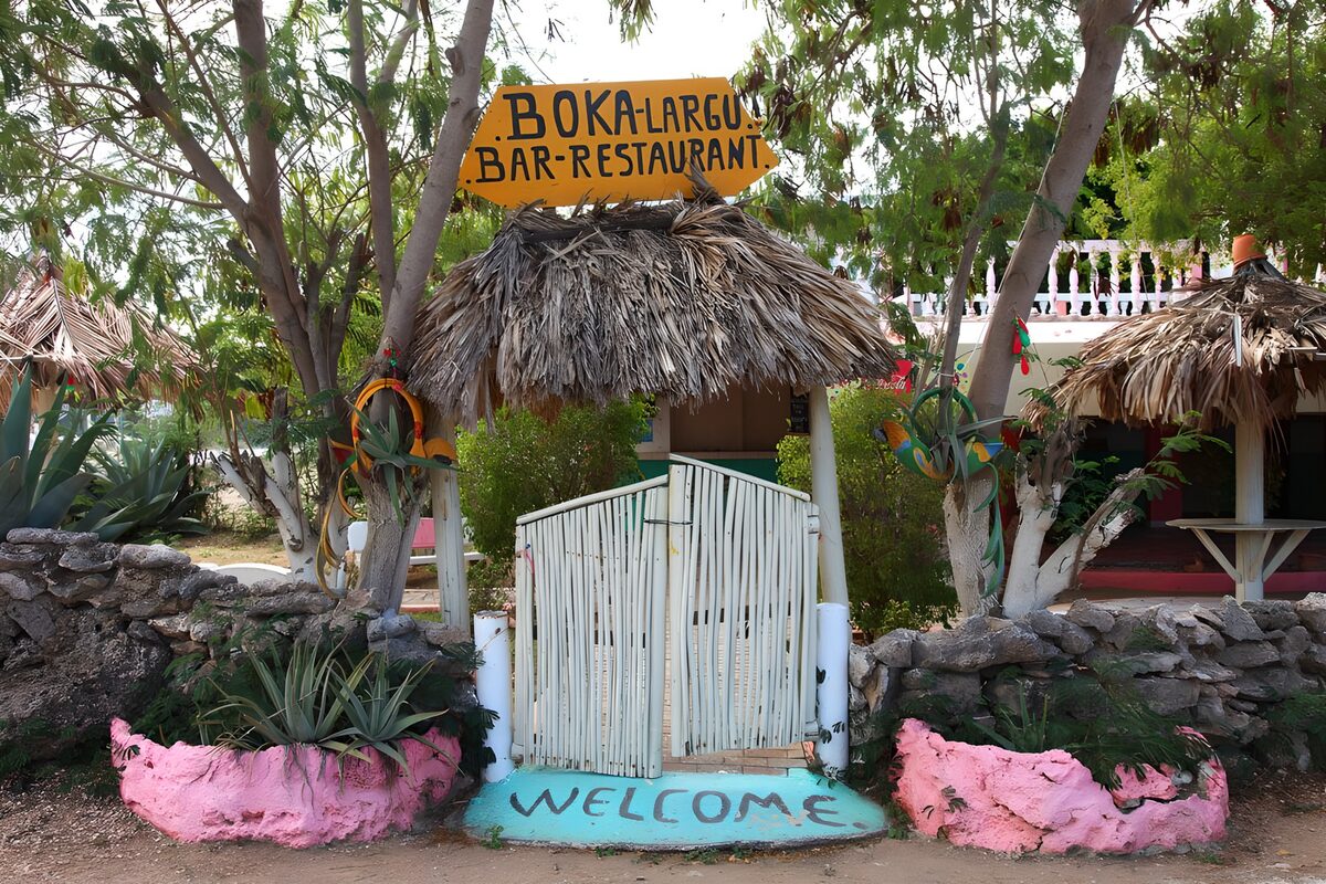 TPFR44214: Entrée d'un restaurant des Caraïbes