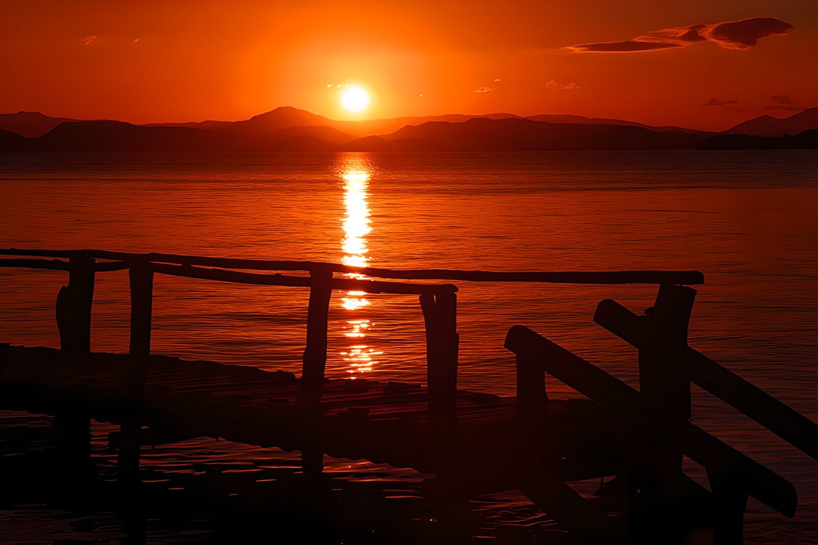TPFR40794: Coucher de soleil sur le lac paisible