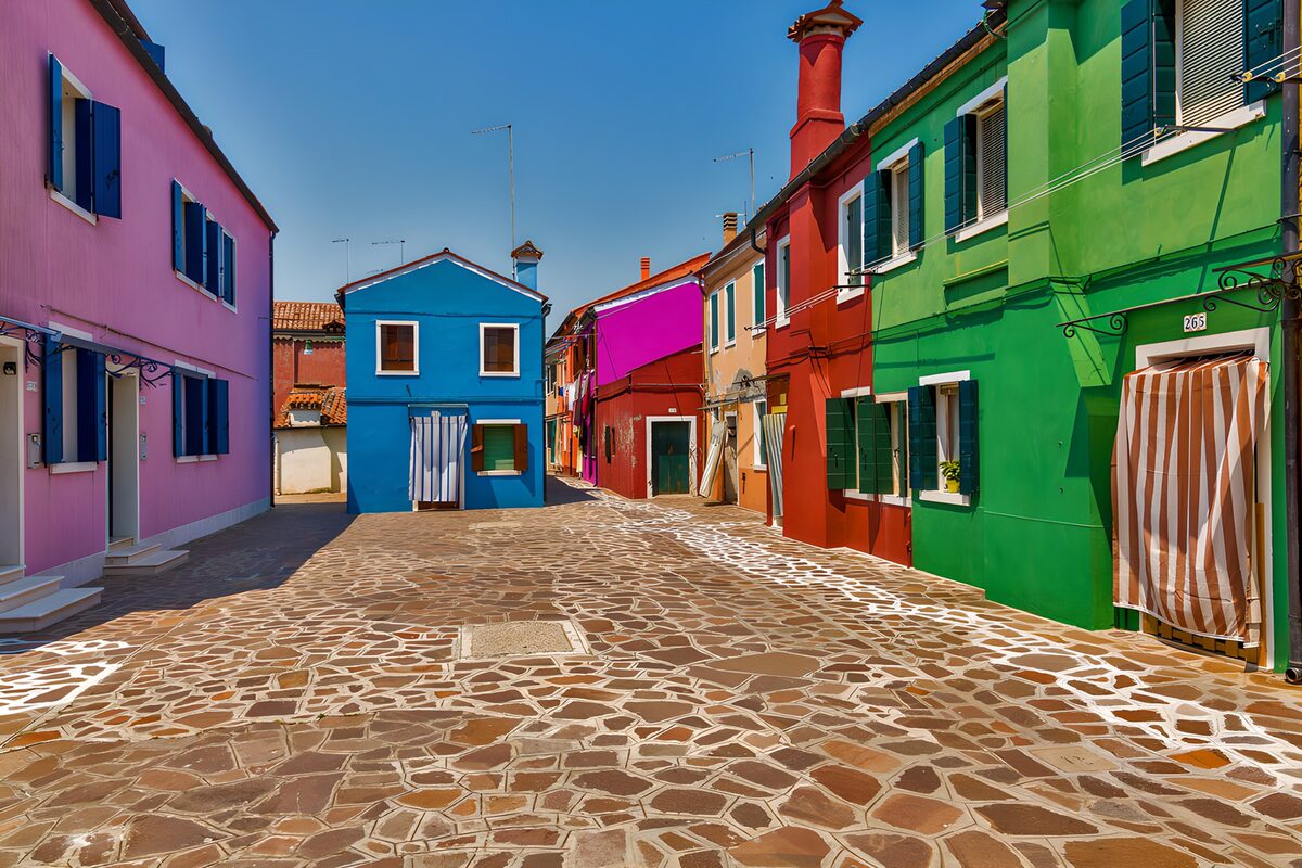 TPFR24633: Ruelle colorée de Burano