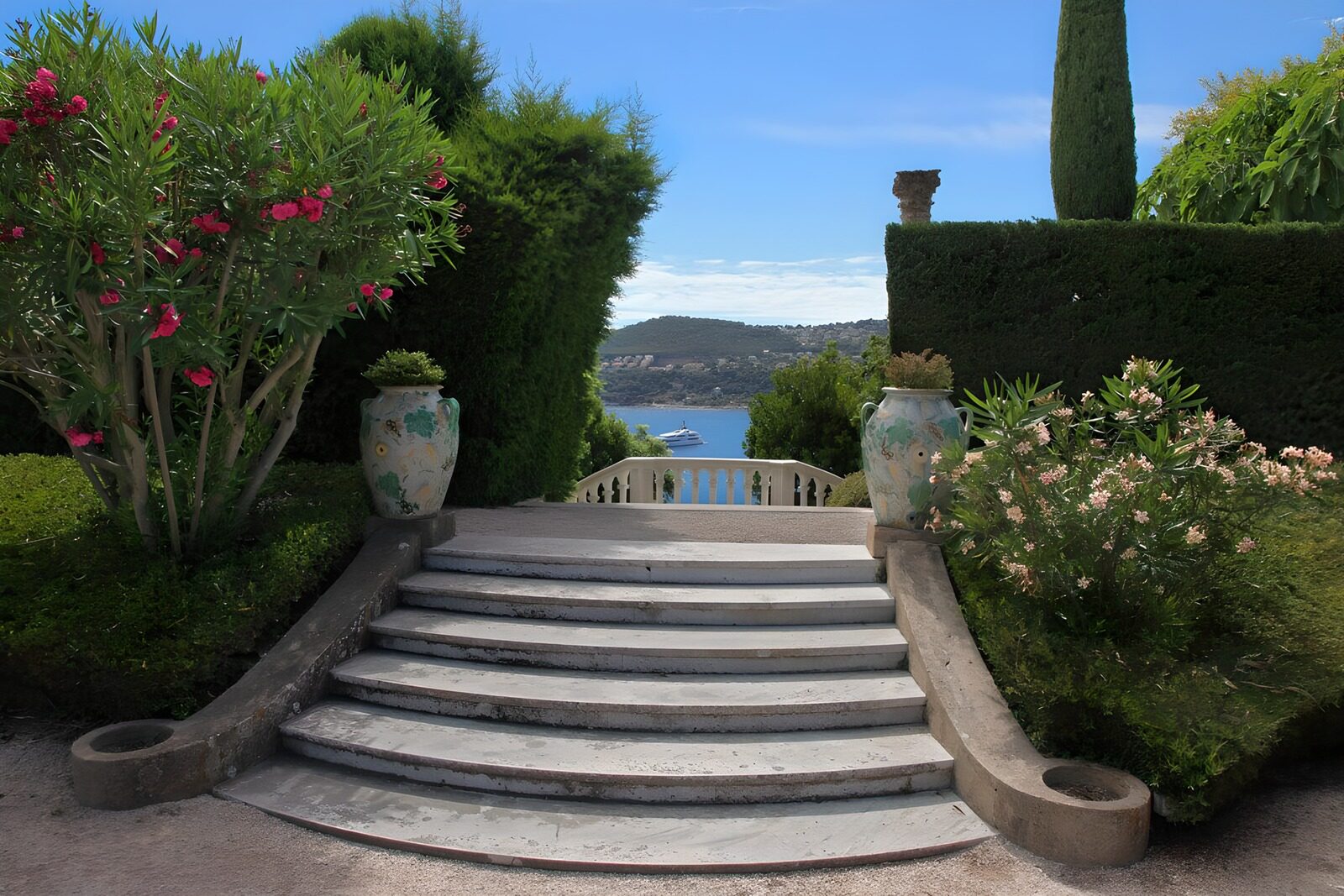 TPFR88196: Escalier vers la mer en Provence