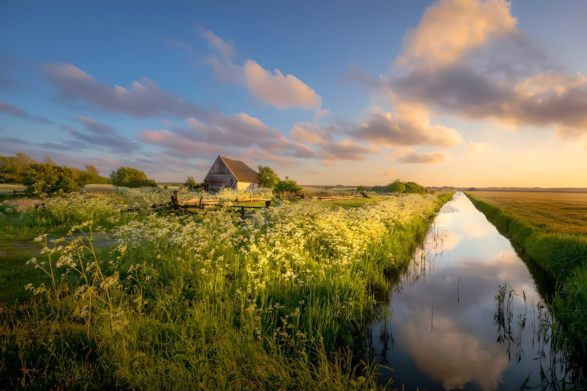 TPFR84611: Paysage paisible au crépuscule