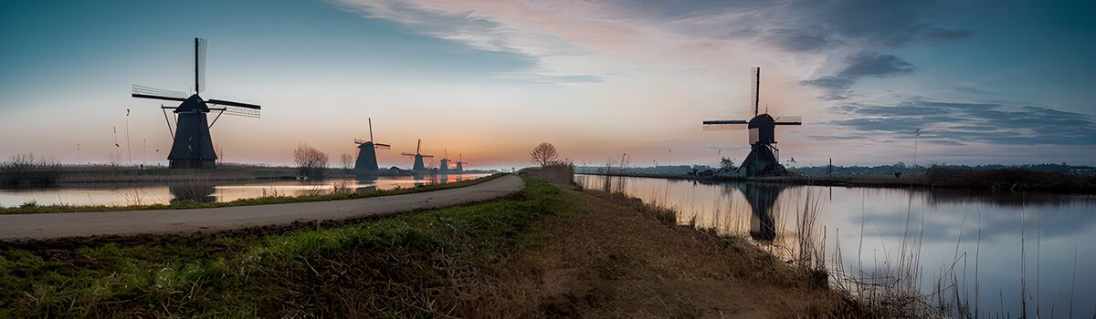 TPFR65348: Moulins au coucher de soleil