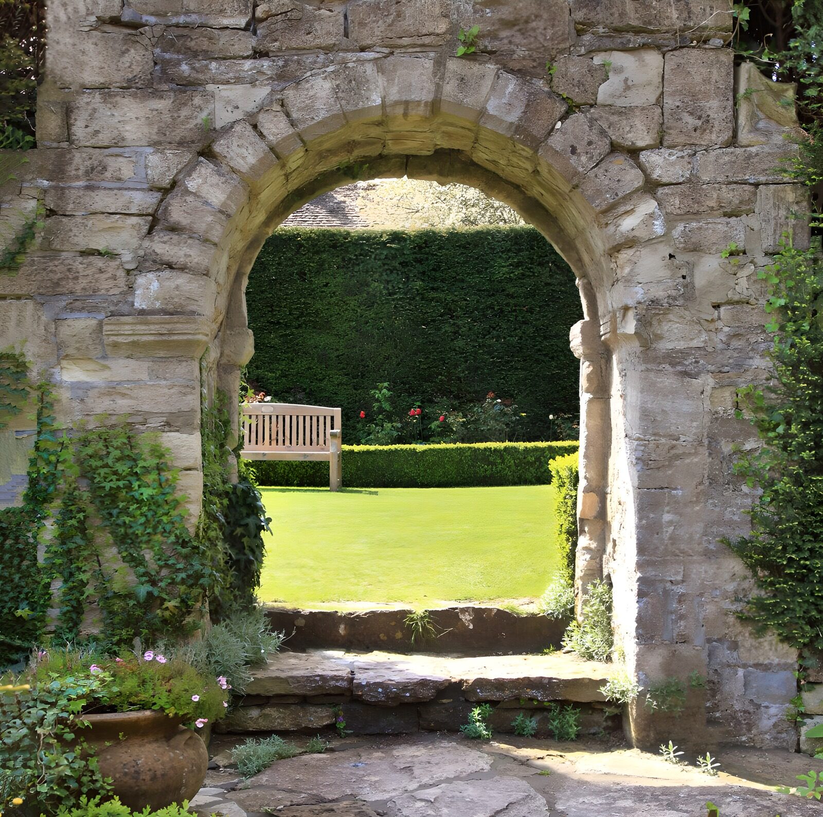 TPFR19103: Arc enchanteur vers le jardin verdoyant