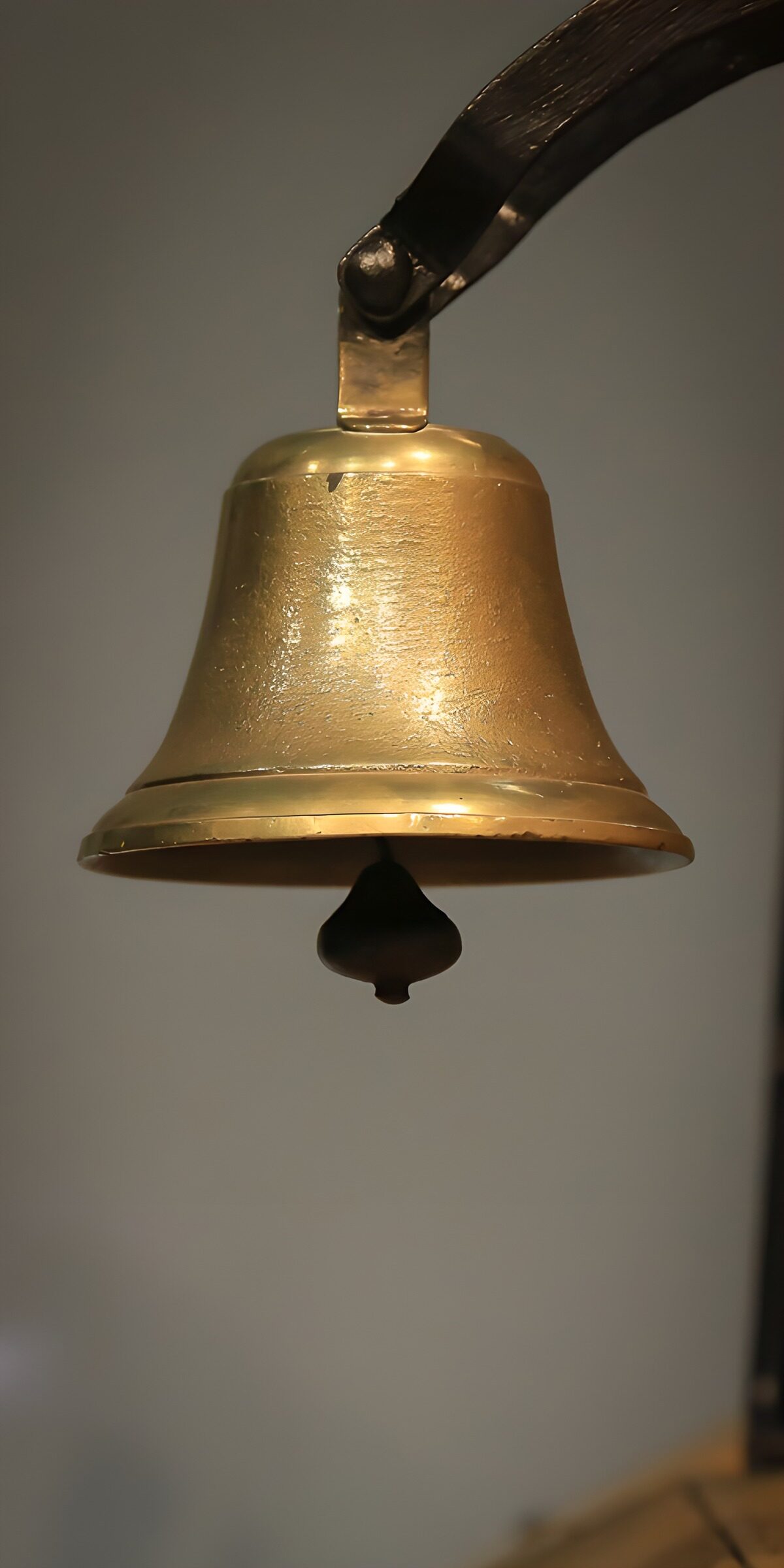 TPFR65593: Cloche dorée ancienne
