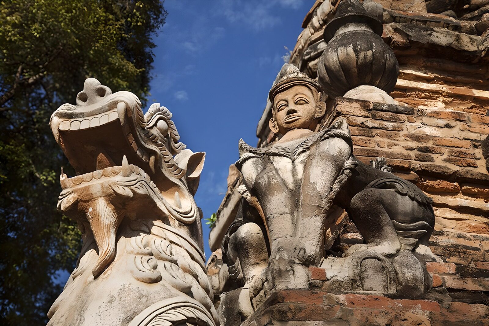 TPFR73138: Sculptures anciennes de temple