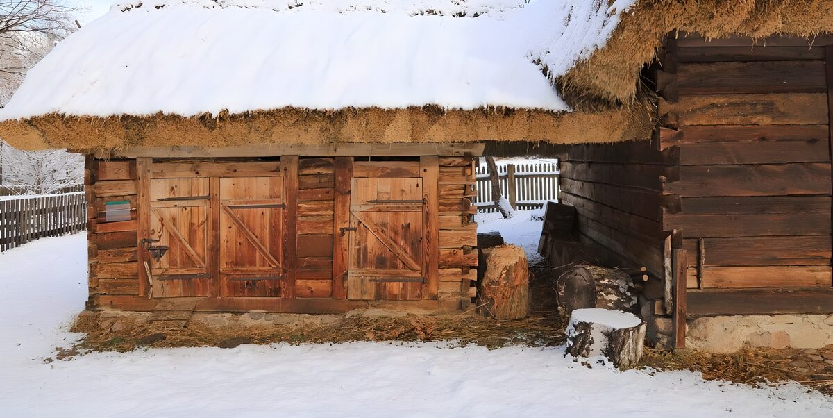 TPFR82997: Grange en hiver sous la neige