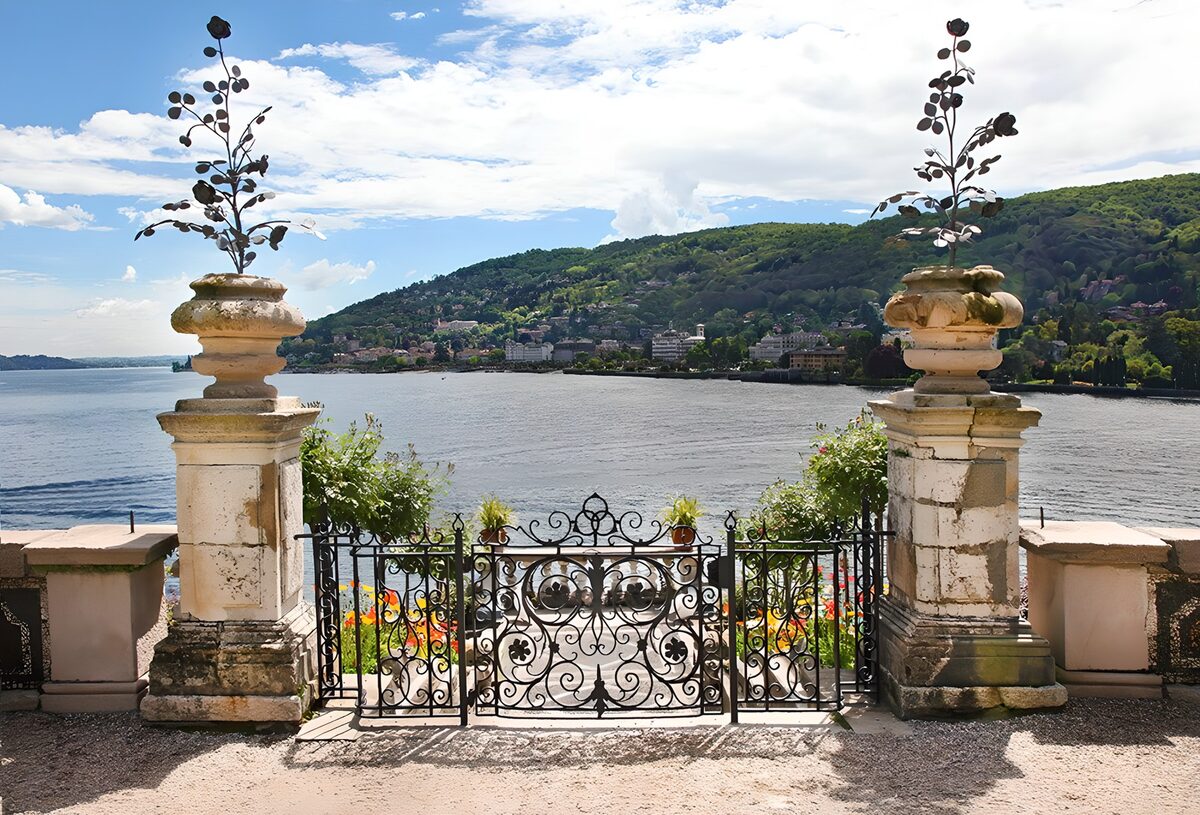 TPFR96265: Vue panoramique sur le lac