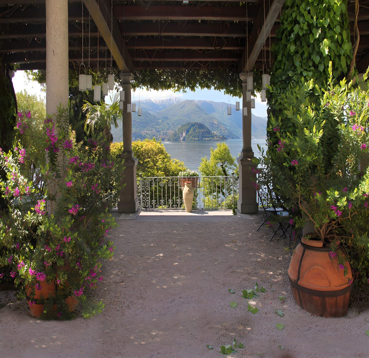 TPFR78386: Terrasse avec vue sur le lac