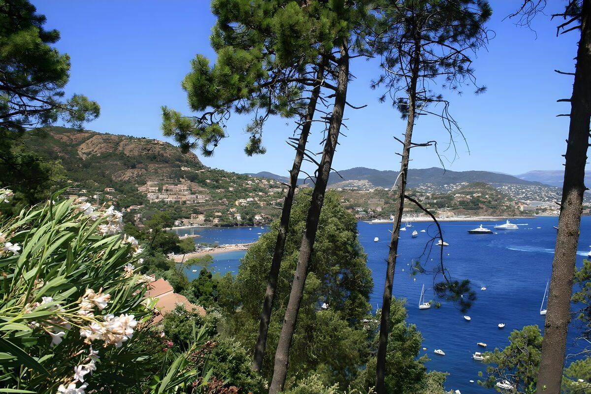 Vue panoramique sur la Côte d'Azur