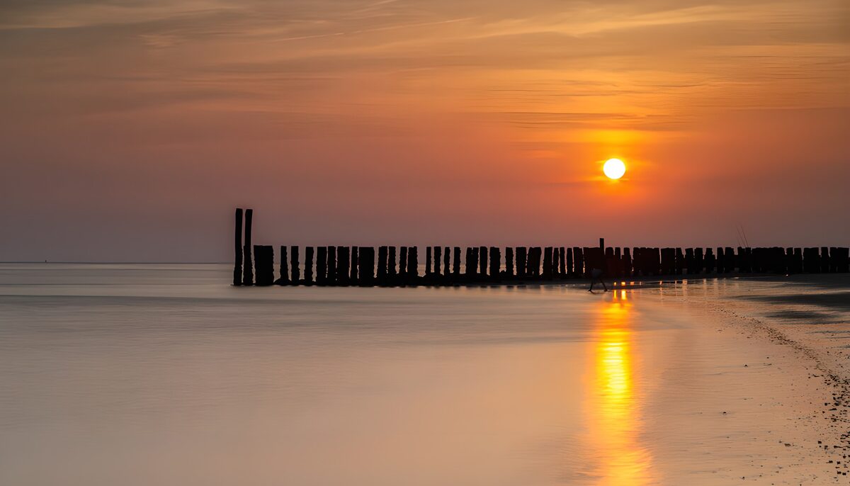 TPFR85312: Coucher de soleil sur la mer calme