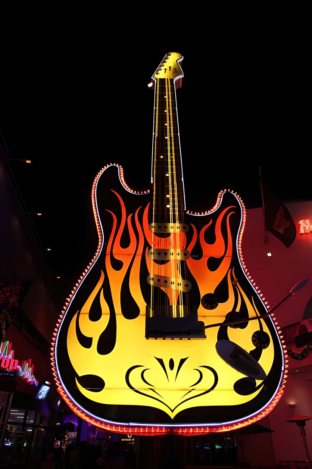 TPFR74147: Guitare lumineuse aux flammes ardentes