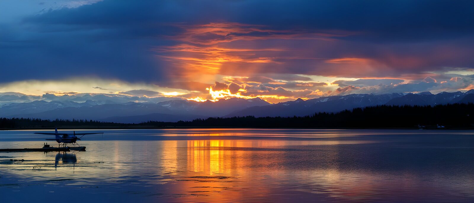 TPFR25410: Coucher de soleil sur le lac paisible