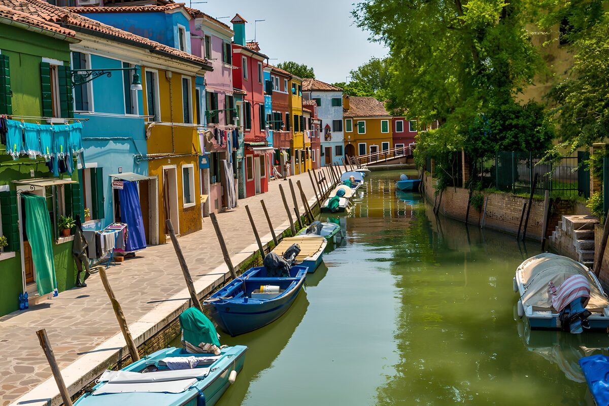TPFR14209: Scènes colorées à Burano