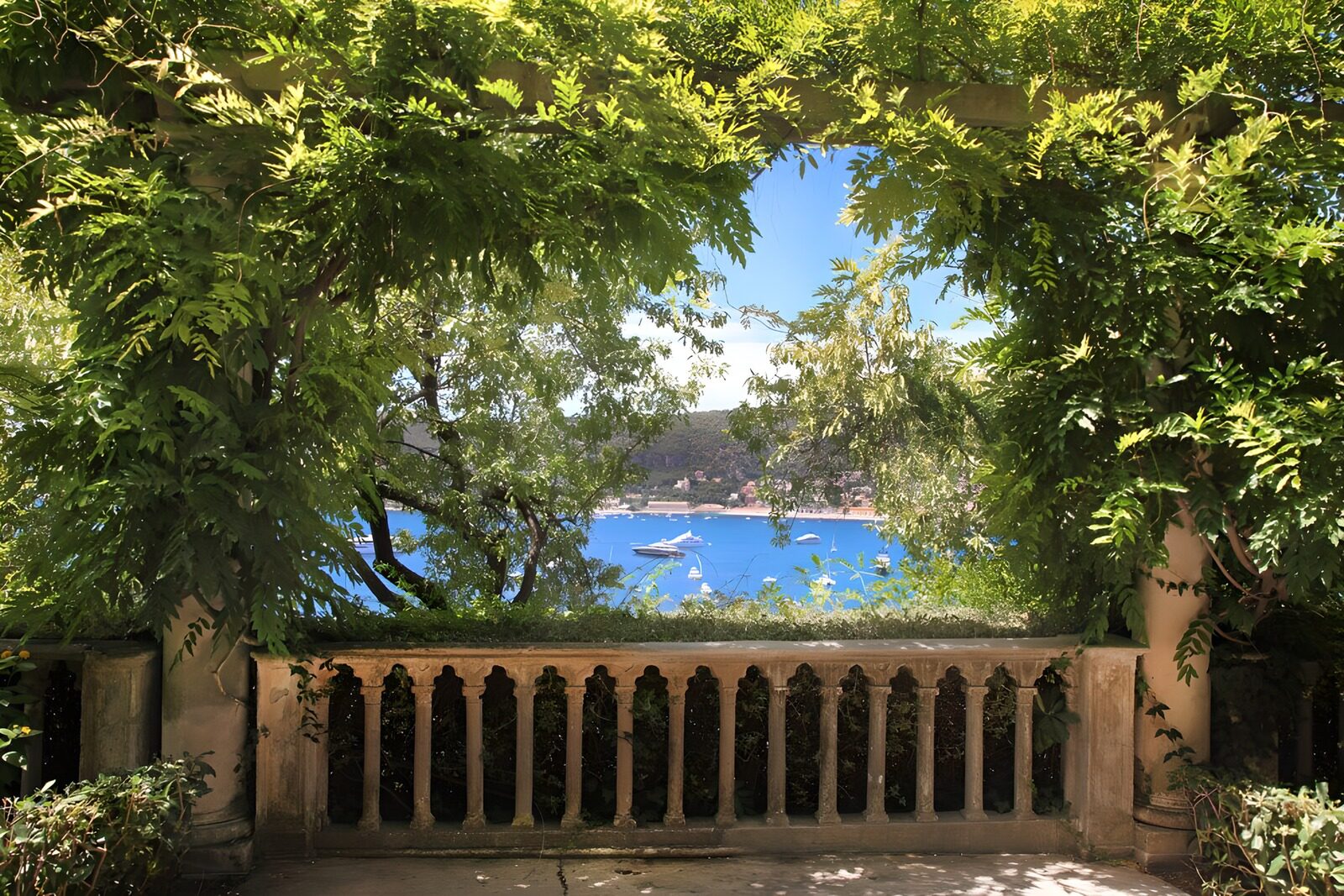 TPFR22076: Vue paisible sur la mer d'azur