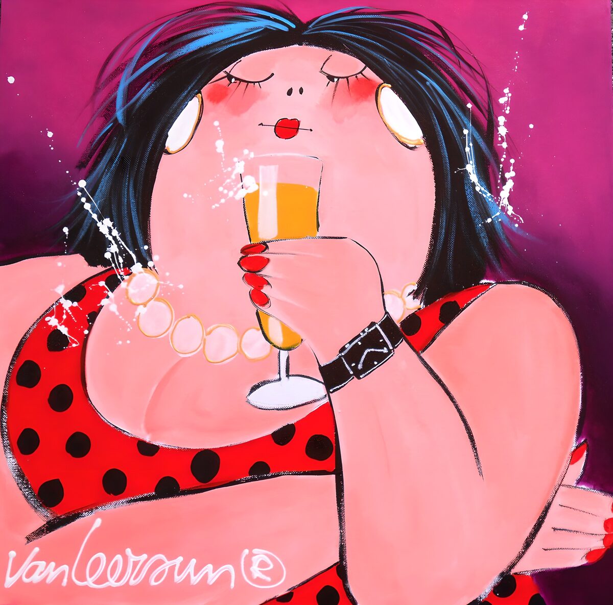 Femme joyeuse avec un verre de champagne