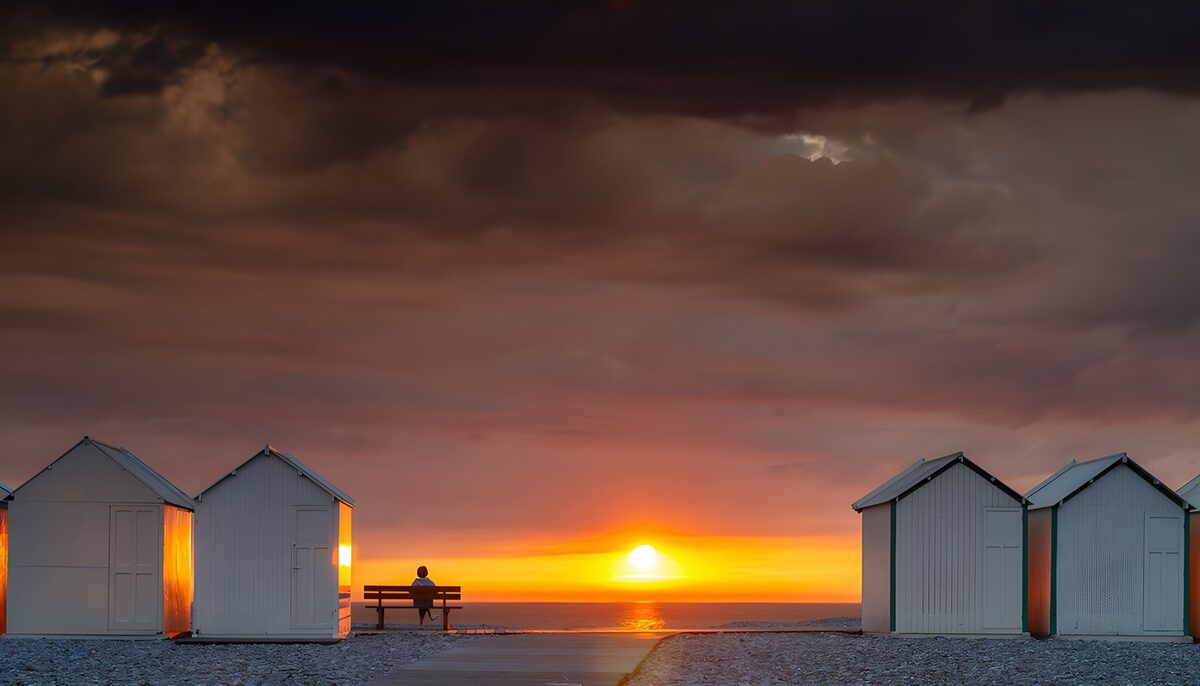 TPFR79336: Coucher de soleil apaisant sur la plage