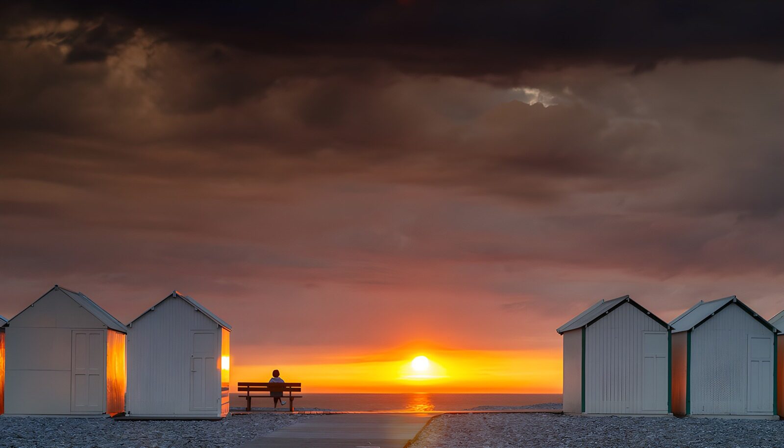 TPFR79336: Coucher de soleil apaisant sur la plage