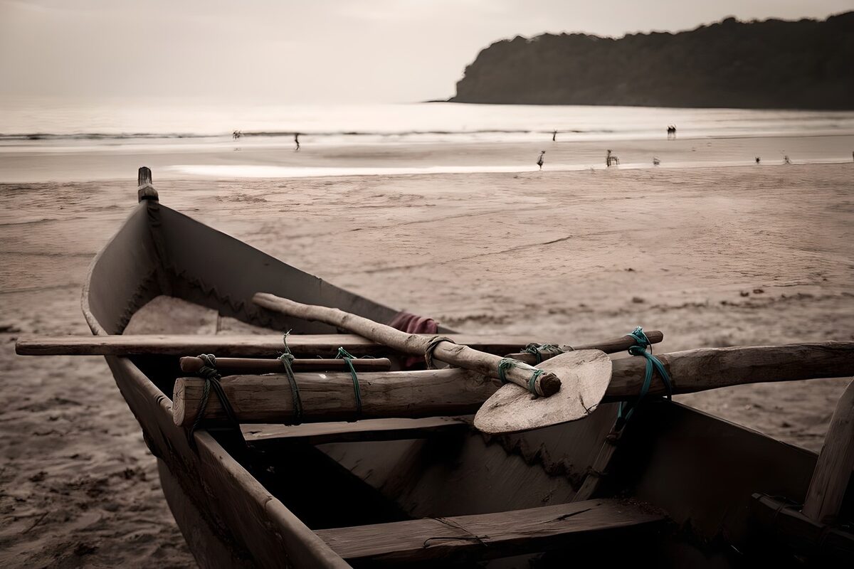 TPFR27580: Barque traditionnelle sur la plage