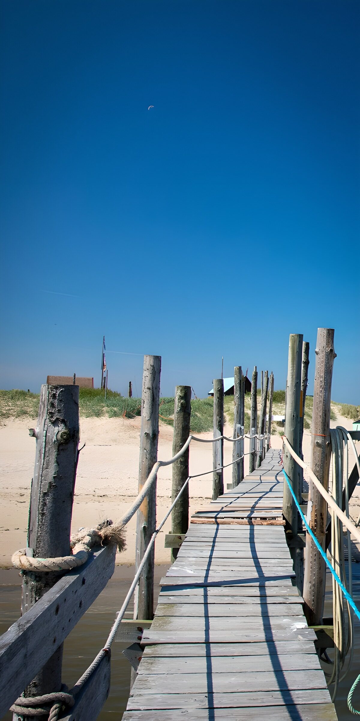 TPFR62826: Pont de bois vers la plage ensoleillée