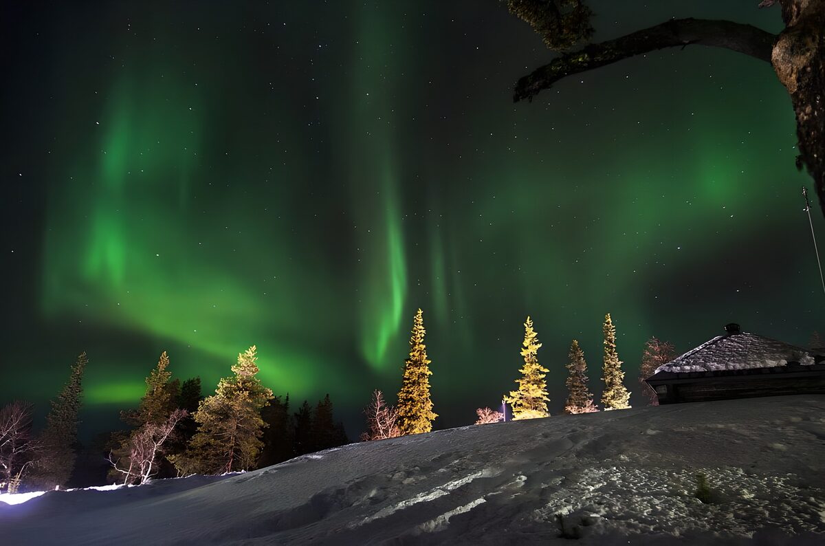 TPFR55515: Aurore boréale illuminant la nuit