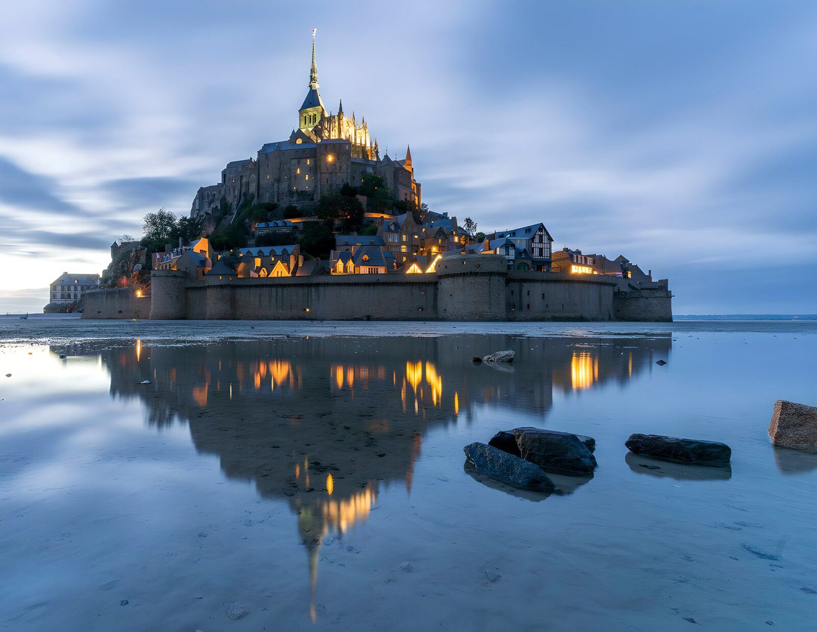 TPFR12300: Mont Saint-Michel à l'aube