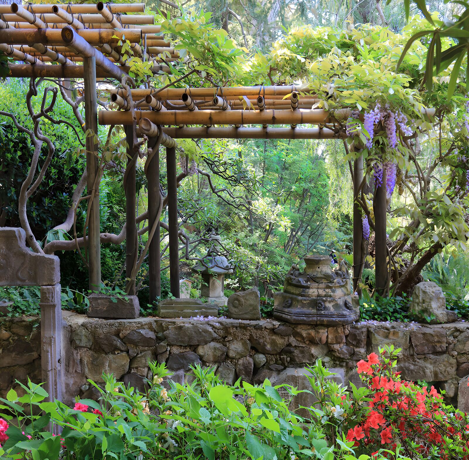 TPFR69064: Jardin zen avec pergola en bambou