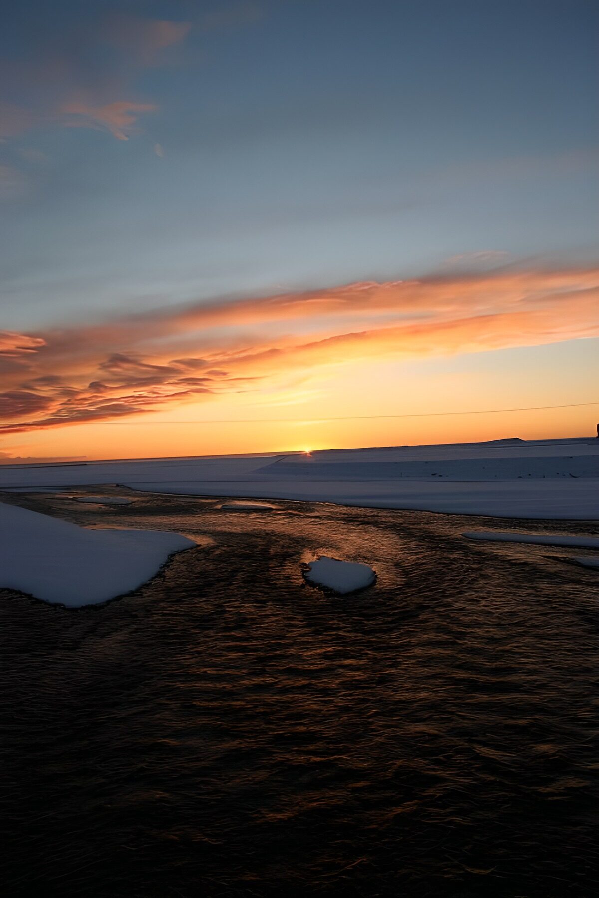 TPFR77082: Coucher de soleil sur un paysage hivernal