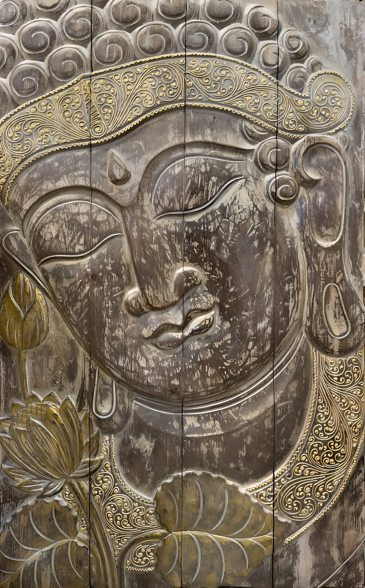 Sculpture de Bouddha en bois doré