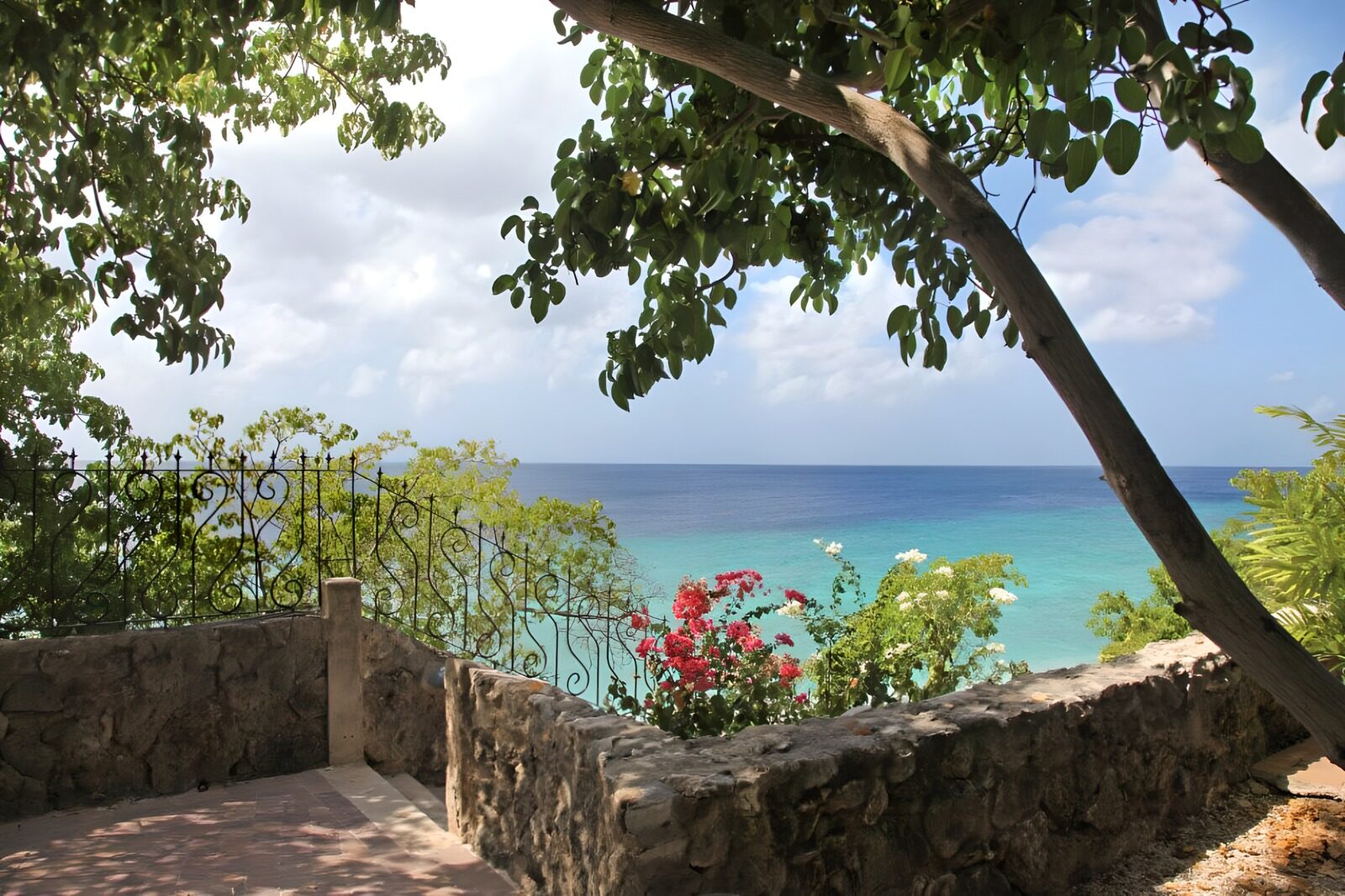TPFR15864: Vue paisible sur la mer turquoise