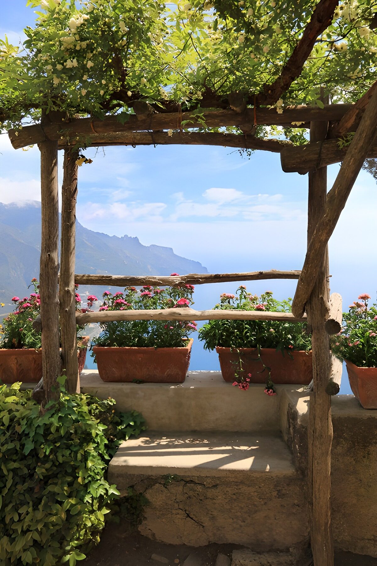 TPFR28554: Terrasse en fleurs avec vue sur la mer