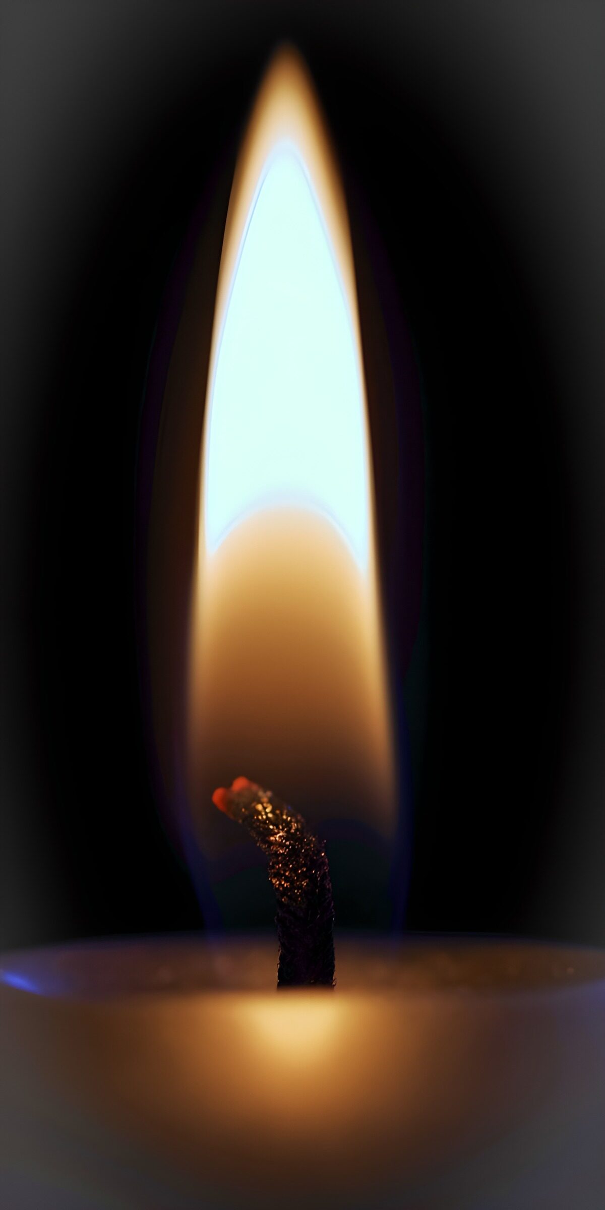 TPFR20562: Flamme d'une bougie dans l'obscurité