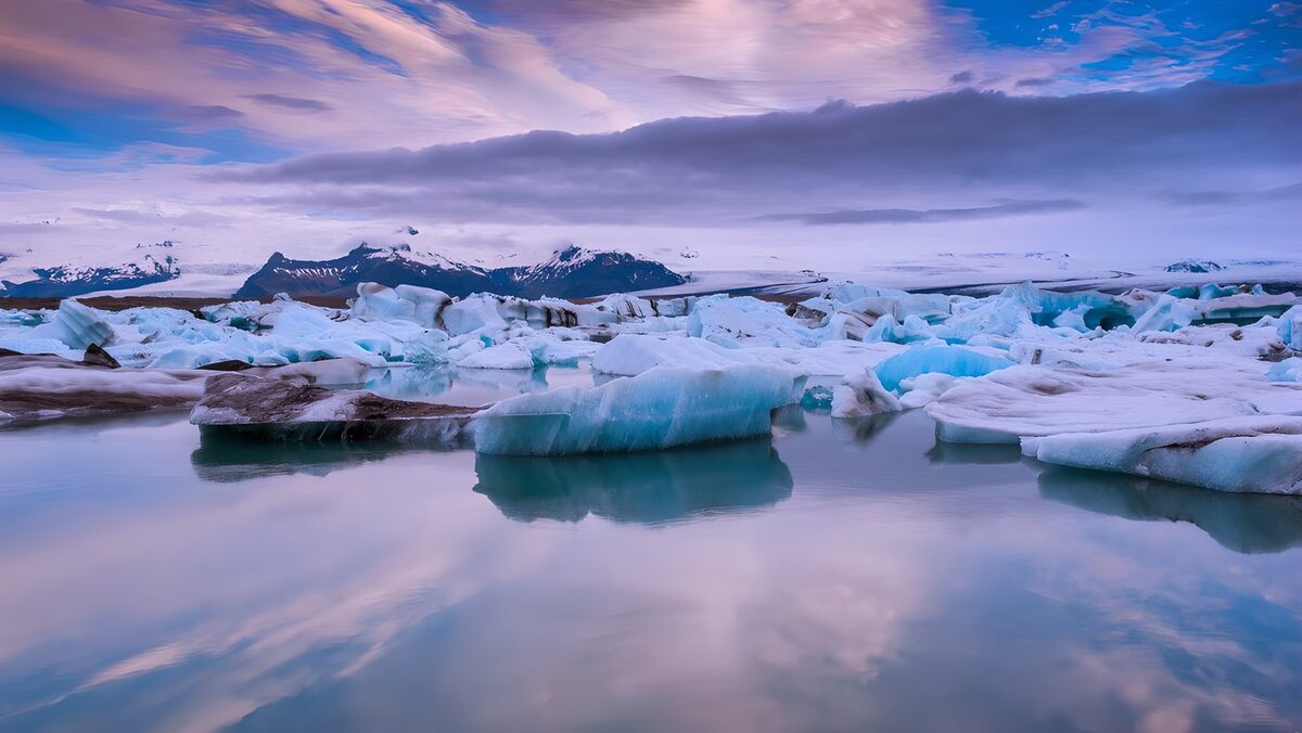 TPFR70105: Glacier majestueux à l'aube en Islande